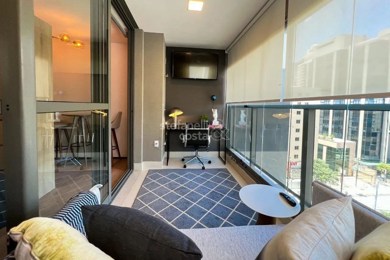 Apartamento Decorado e Mobiliado para Alugar no Itaim Bibi, São Paulo.