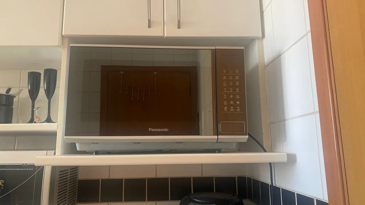 Microondas Panasonic Espelhado - Foto 2