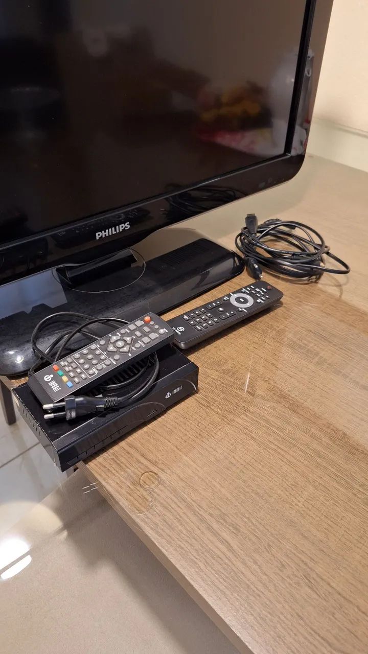TV Philips 32 com Defeito mais Conversor Digital Infokit Completo - Foto 2