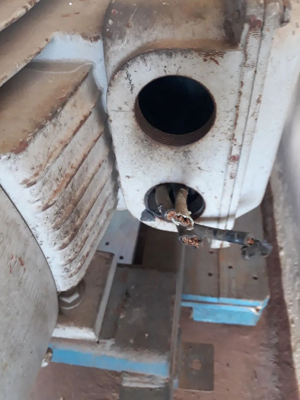 CONJUNTO DE IRRIGAÇÃO MOTOR E BOMBA - Foto 5