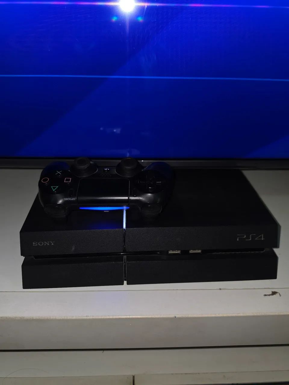 PlayStation 4 500 gb com um controle original 