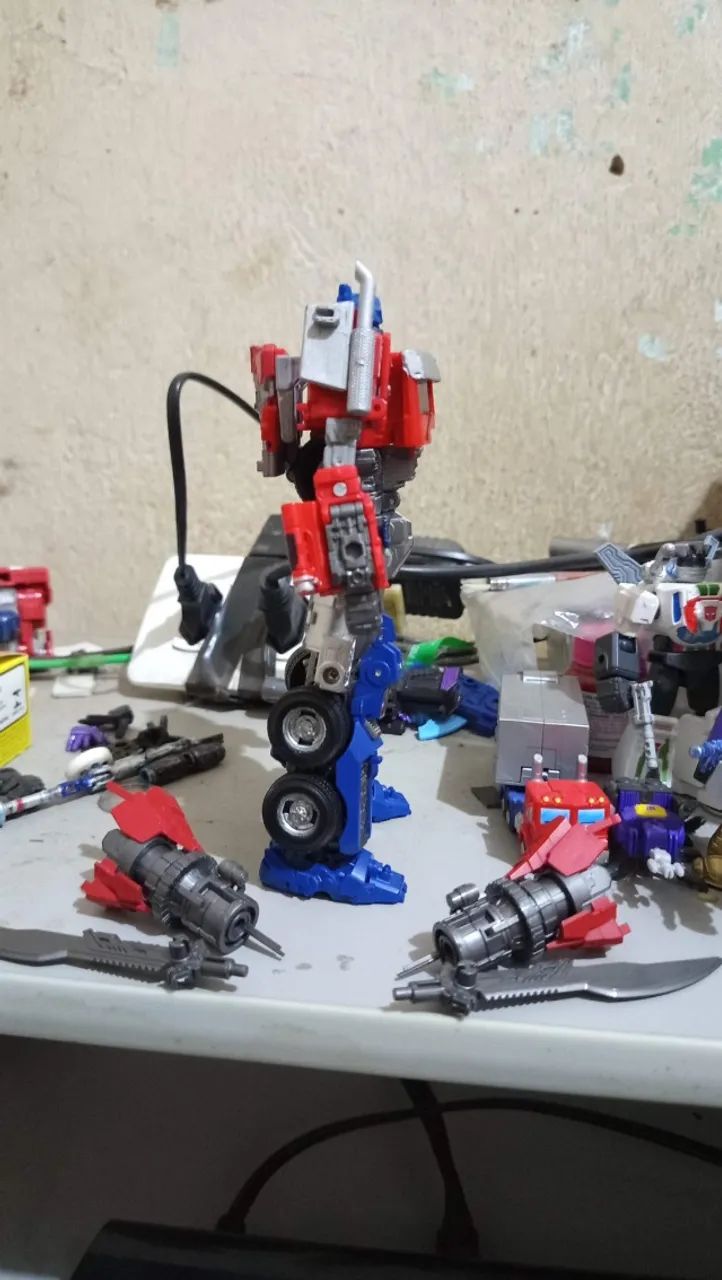 Optimus Studio series rotb original com kit upgrade baiwei  - Foto 2