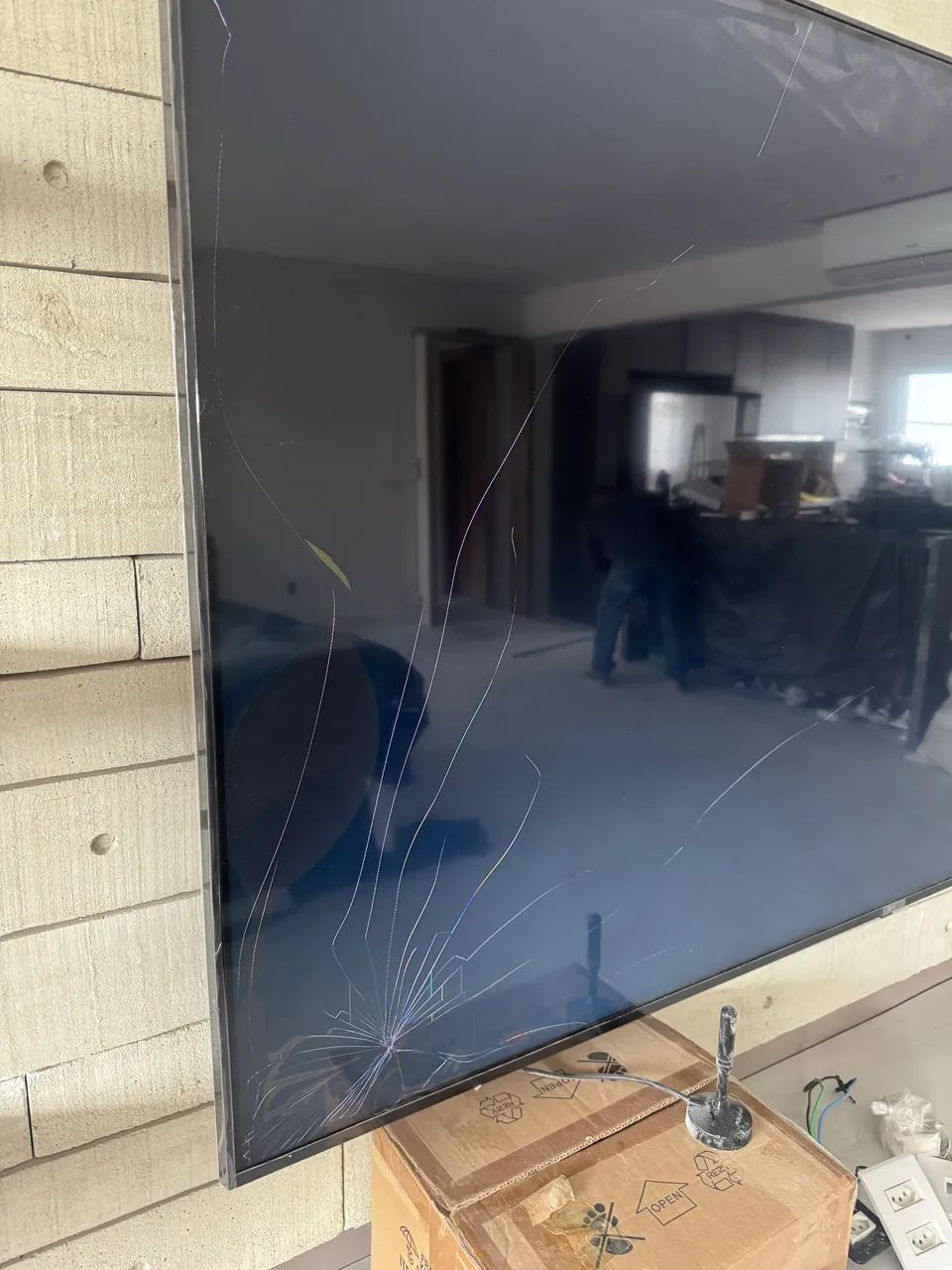 Vendo TV LG / 75 polegadas  - Foto 3