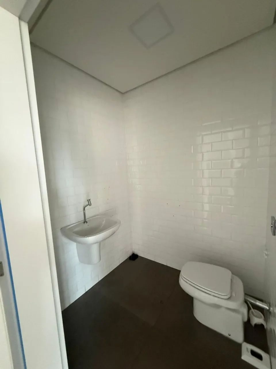 Excelente Barracão Comercial na Av. Alexandre Rasgulaeff - Foto 5