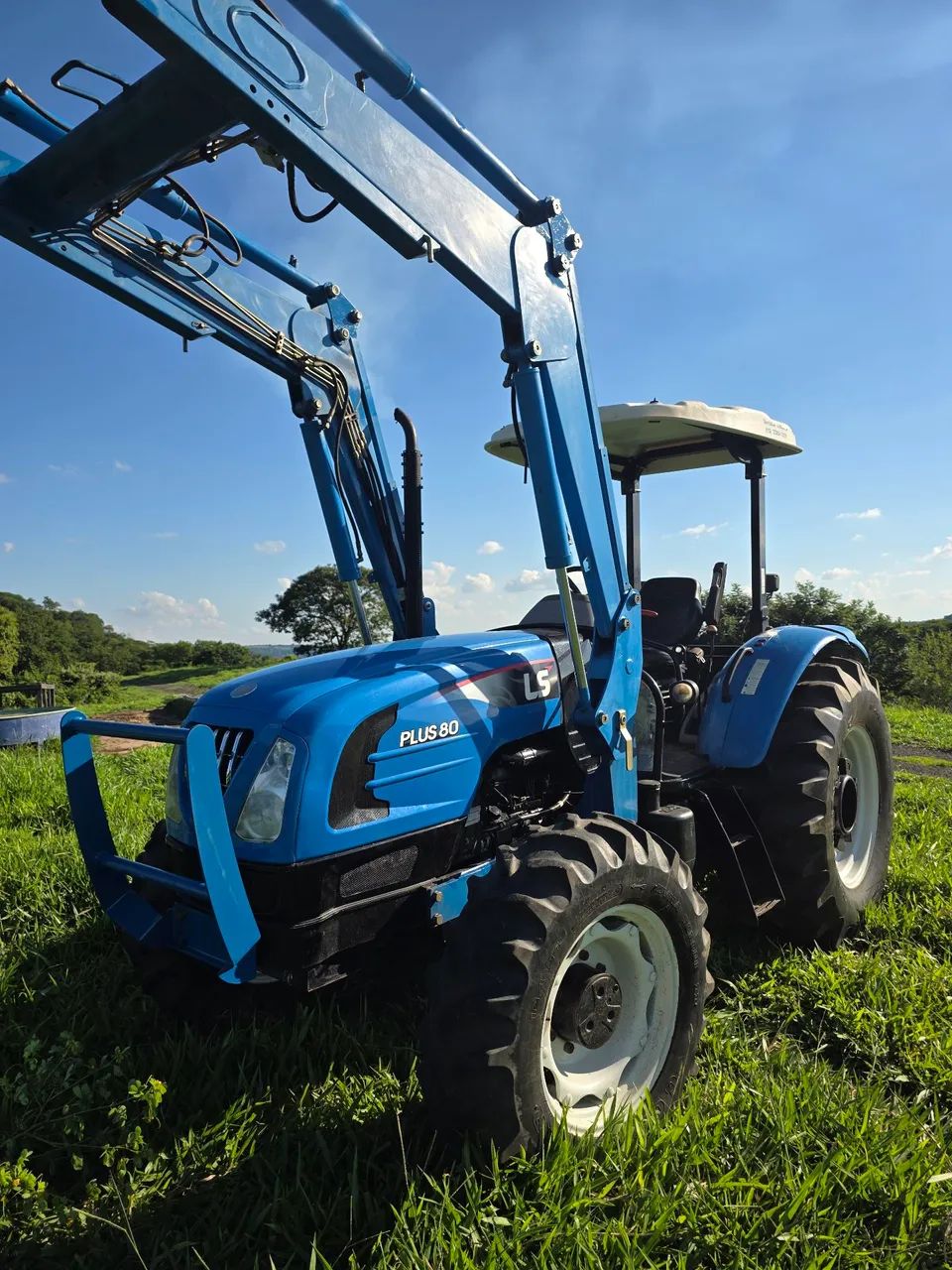 TRATOR LS 80 PLUS COM LÂMINA E CONCHA