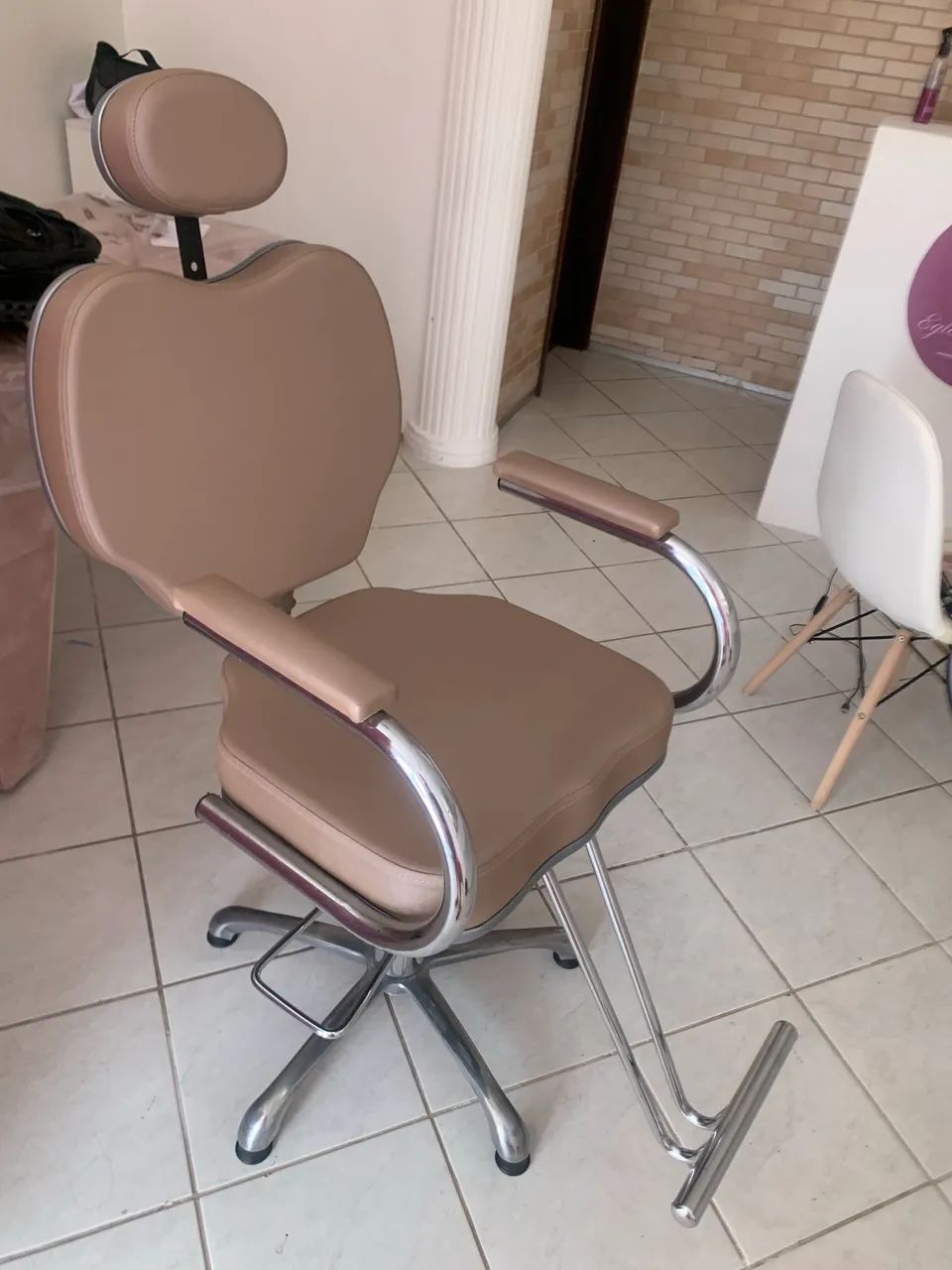 Vendo cadeira de studio / salão 