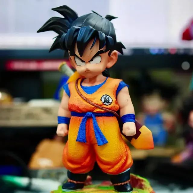 Figura De Ação Gohan espada Dragon Ball Z - 18 cm