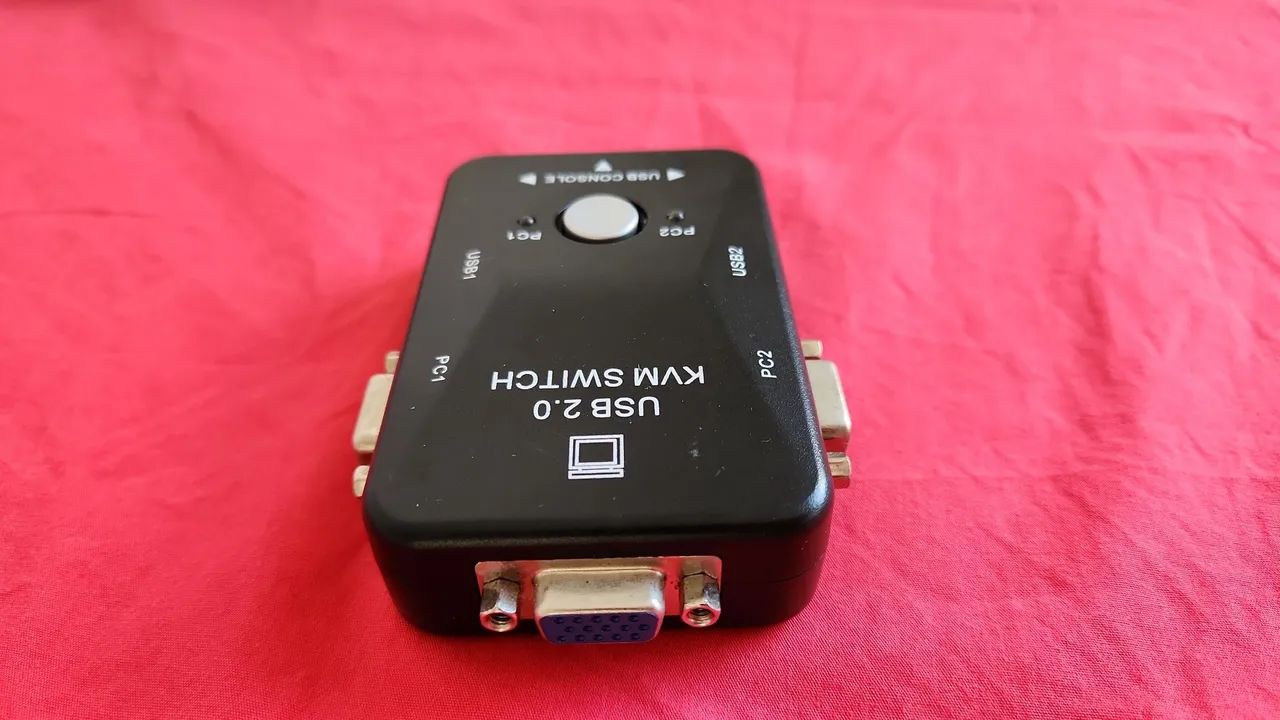 Switch KVM  2 portas USB e VGA  - Foto 4
