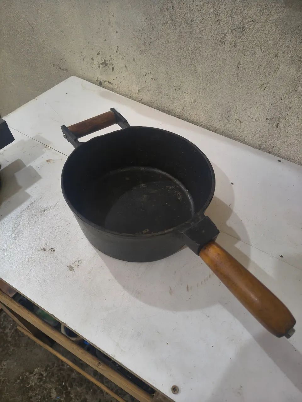 Panela de ferro fundido antiga - Foto 3