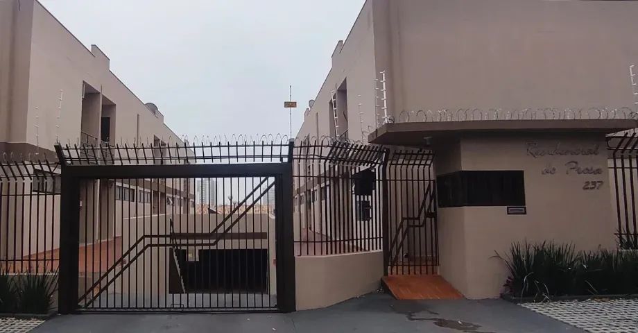 OPORTUNIDADE - Sobrado em localização nobre