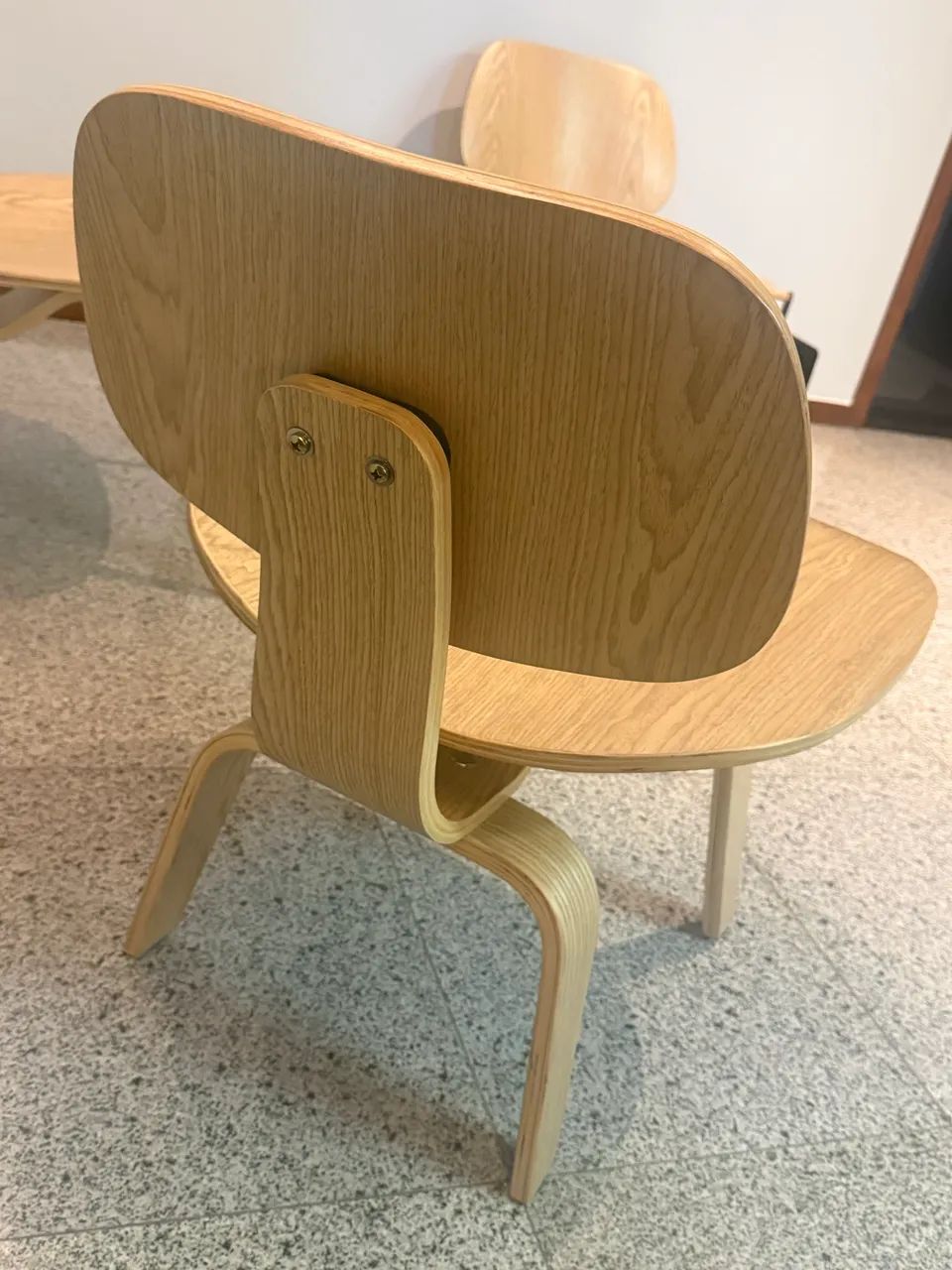 Cadeira Charles Eames LCW Madeira - Foto 4