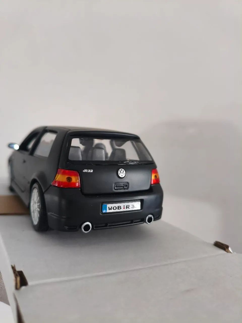 Miniatura Golf R32 escala 1/24 - Foto 4