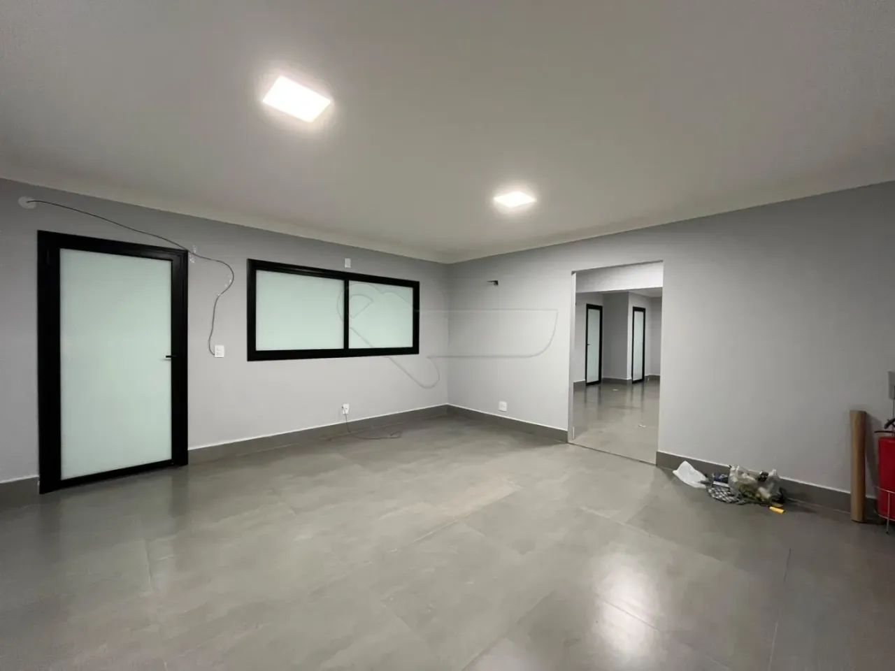 Salão Comercial com Aproximadamente 95m² de Área Útil, Localizado no Centro - Limeira/SP - Foto 4