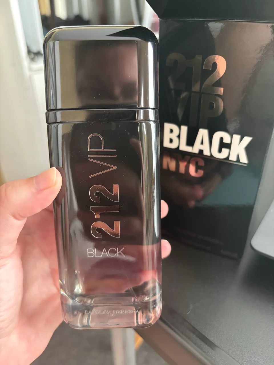 Perfume 212 Vip 200 ml  - Foto 3