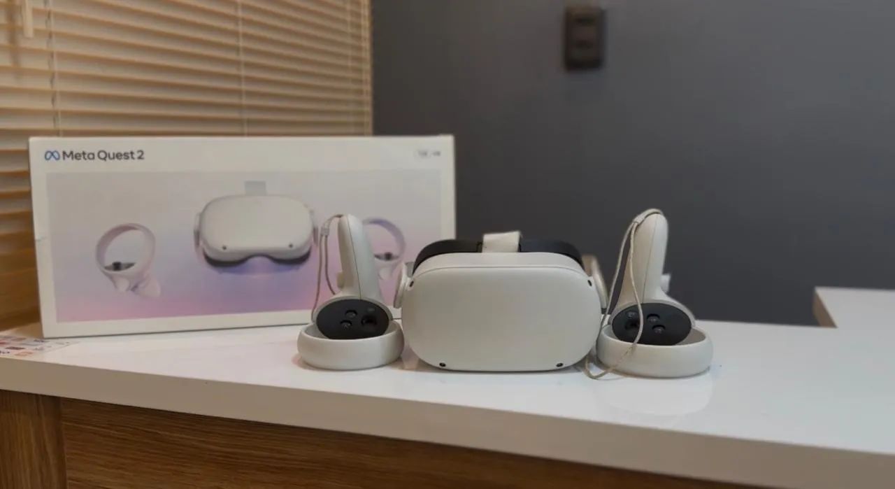 Vendo meta quest 2 128gb.bem conservado pouco tempo de uso