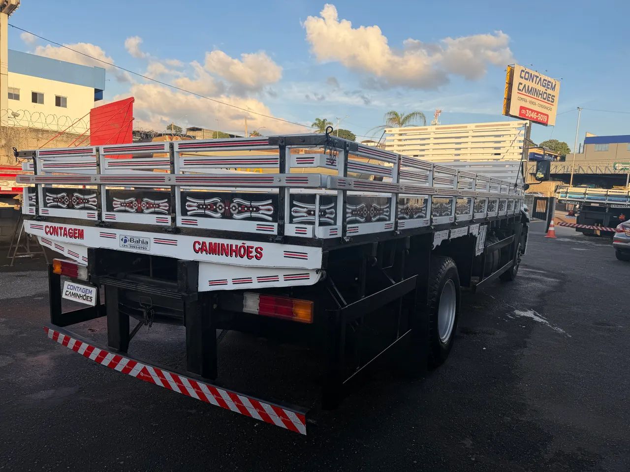 Ford cargo 1319 2016 carroceria completo menor km do Brasil  - Foto 2