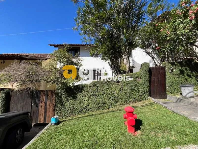 Maravilhosa casa com piscina
