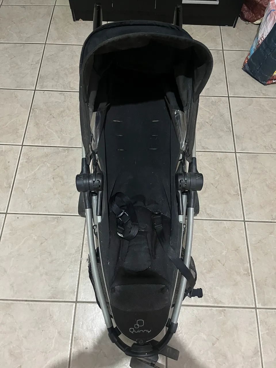 Carrinho de bebê Quinny