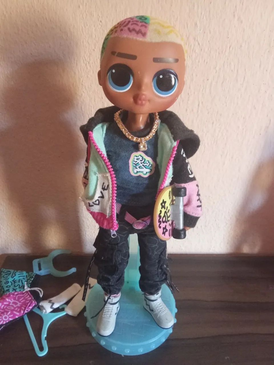 Boneco LOL omg cool leavy 