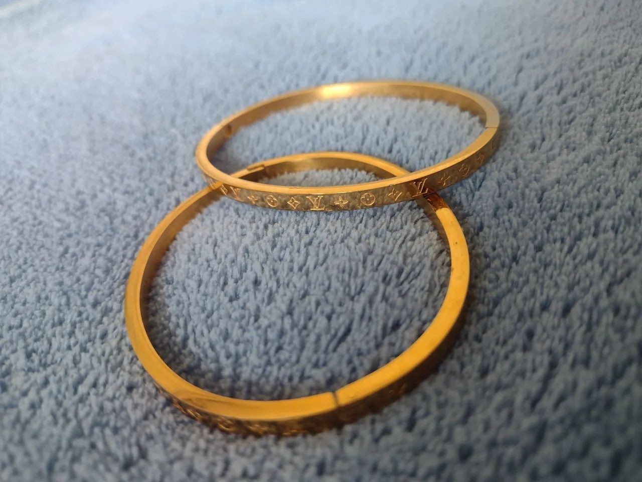 Pulseiras Louis Vuitton Douradas - Foto 2