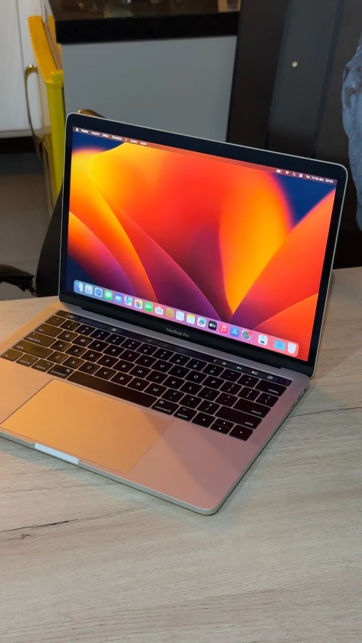 MacBook Pro 13インチ（2017）8GB, 256GB SSD MacBook Pro (13 polegadas, 2017, duas portas Thunderbolt 3