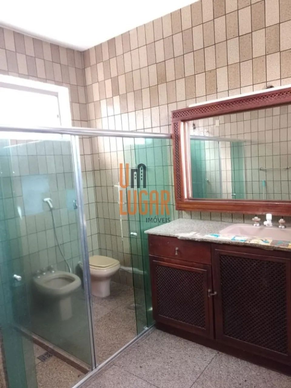 Belíssima Casa de 2 Pavimentos com 8 Quartos para Venda e Aluguel ao Lado da Praça Brasil, - Foto 8