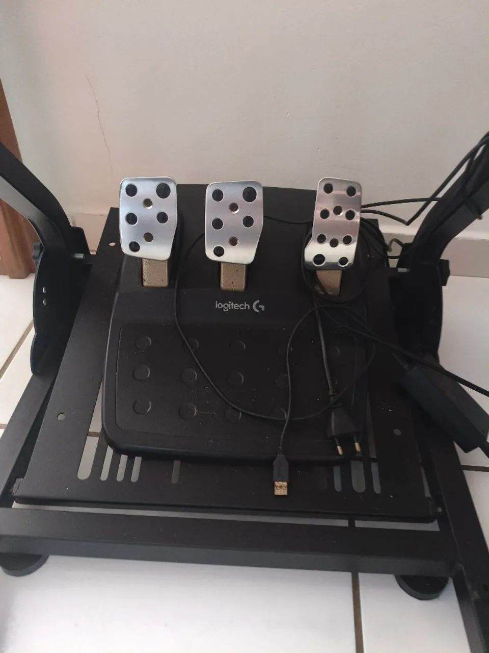 kit Logitech G29 com pedais, câmbio e suporte cockpit ? PS5 e PC - Foto 5