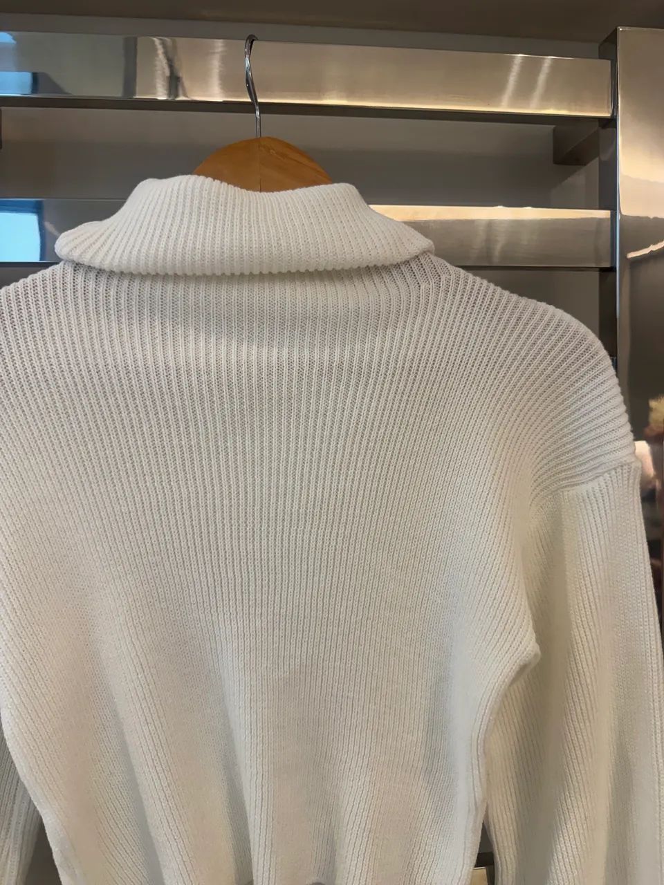 Tricot branco com gola alta  - Foto 2