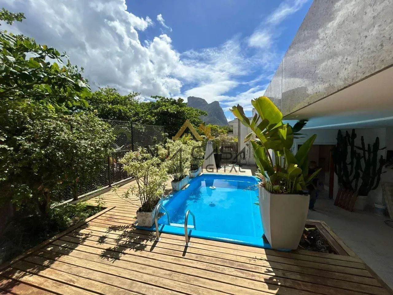 Jardim Oceânico | Cobertura 5 quartos, sendo 4 suites REF: BACB5150 1
