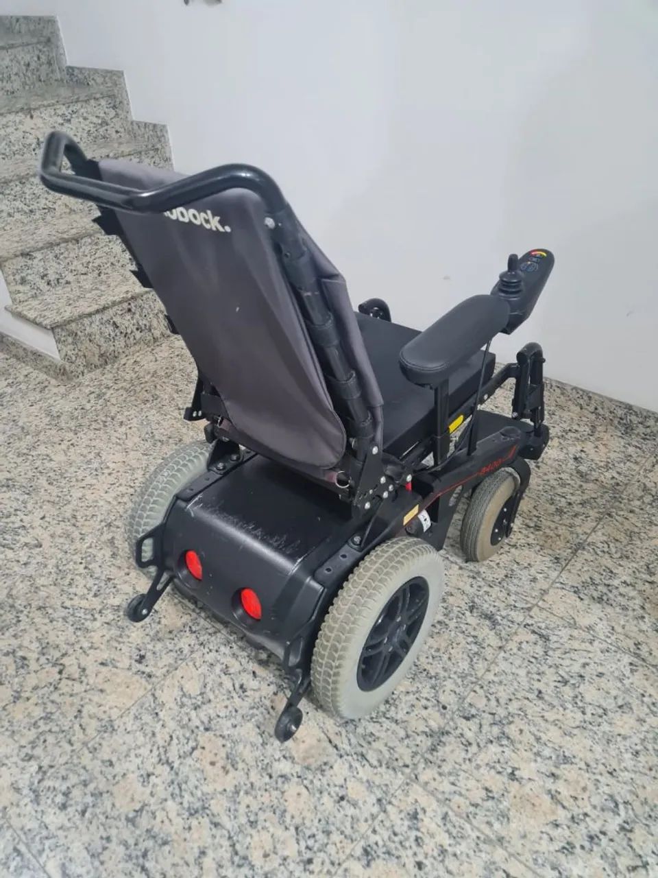 Cadeira de rodas motorizada  - Foto 5