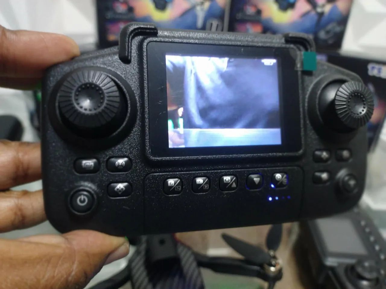 Drone E99 pro com display no controle novo  - Foto 3