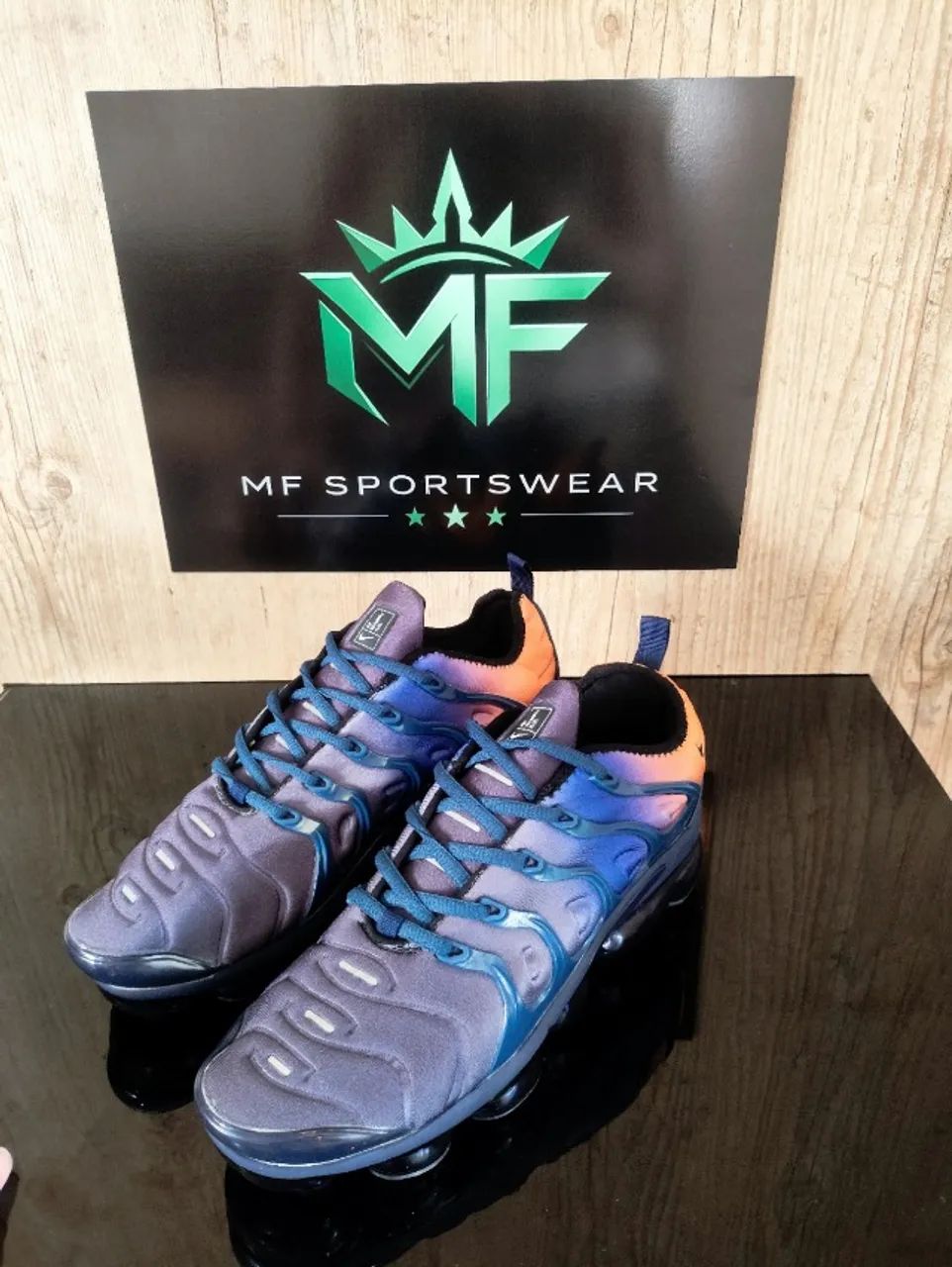 VaporMax Plus azul, laranja e roxo - novo - Foto 3
