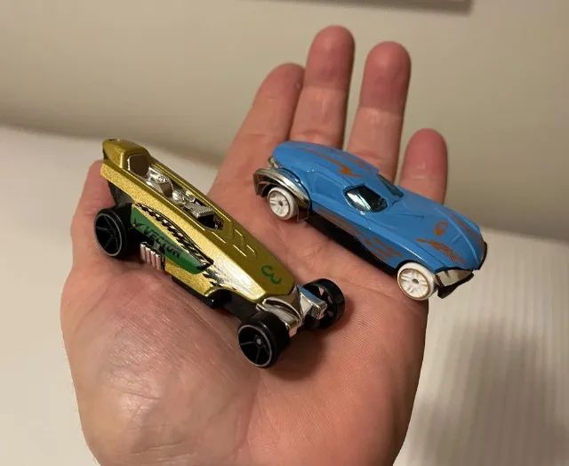 carrinhos de metal Dc Comics Hawkman e carro Aquaman - 2 miniaturas