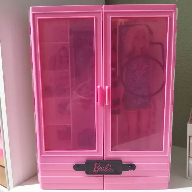 Boneca Barbie Guarda-roupa 