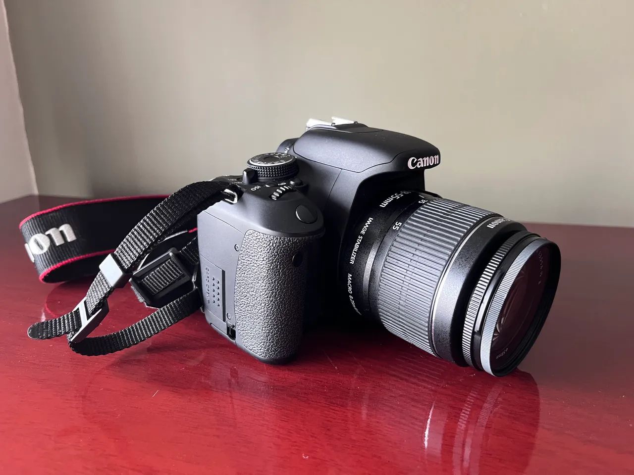 Câmera DSLR Canon T3i Rebel com lente 18-55mm - Foto 2