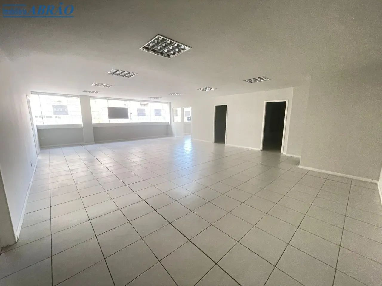 Sala em Sobreloja à venda em Zona 07, Maringá-PR - Foto 7
