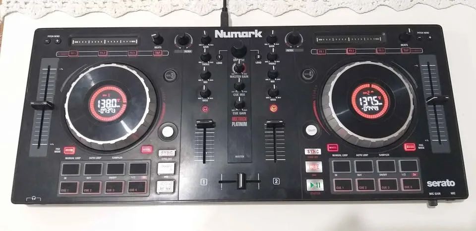 DDJ Numark Mixtrack Platinum. - Foto 5