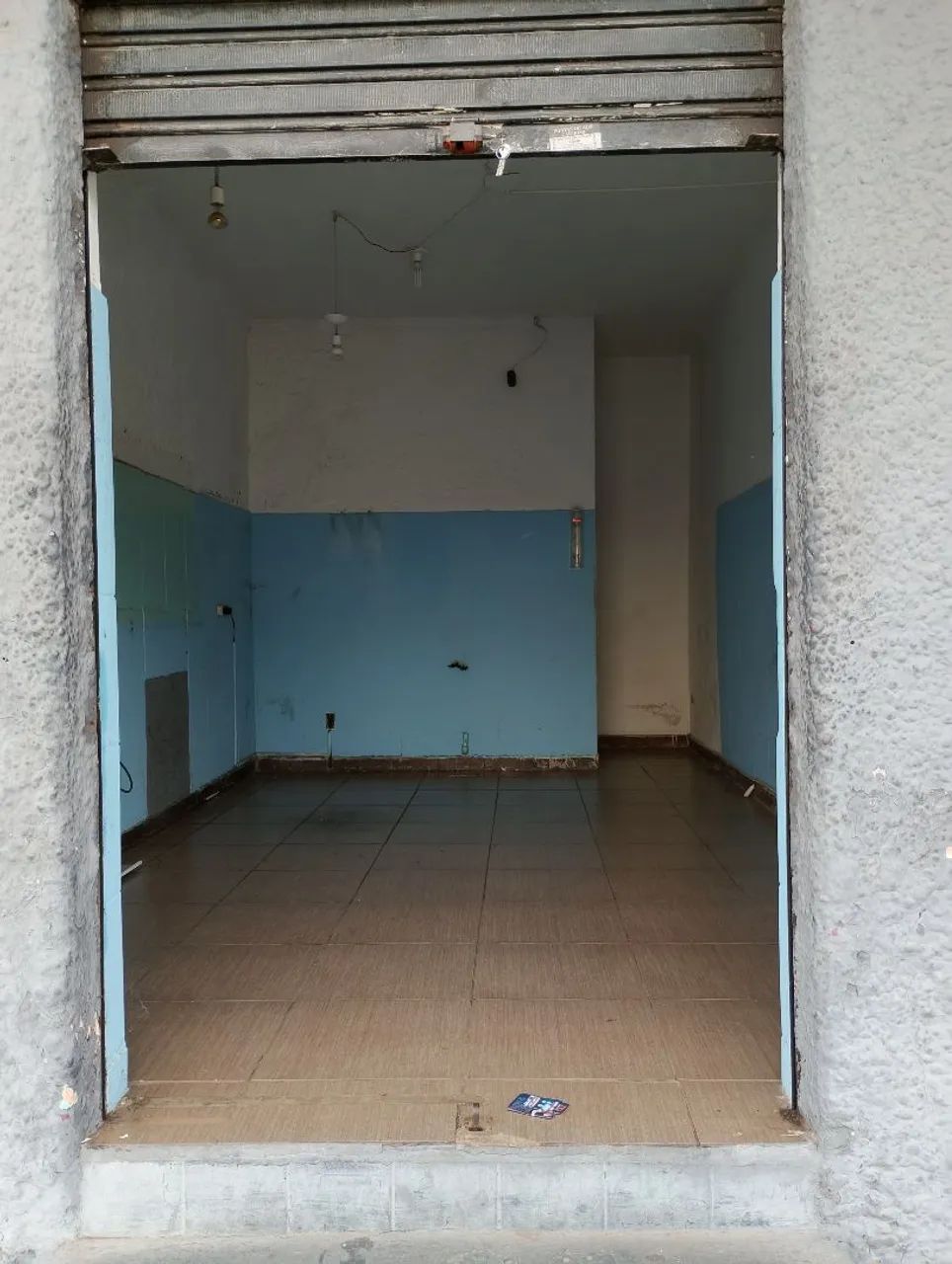 Alugo cômodo comercial 