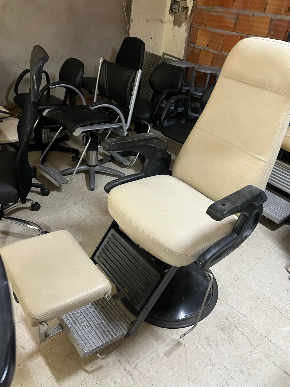 Cadeira podologia/estetica - Foto 2
