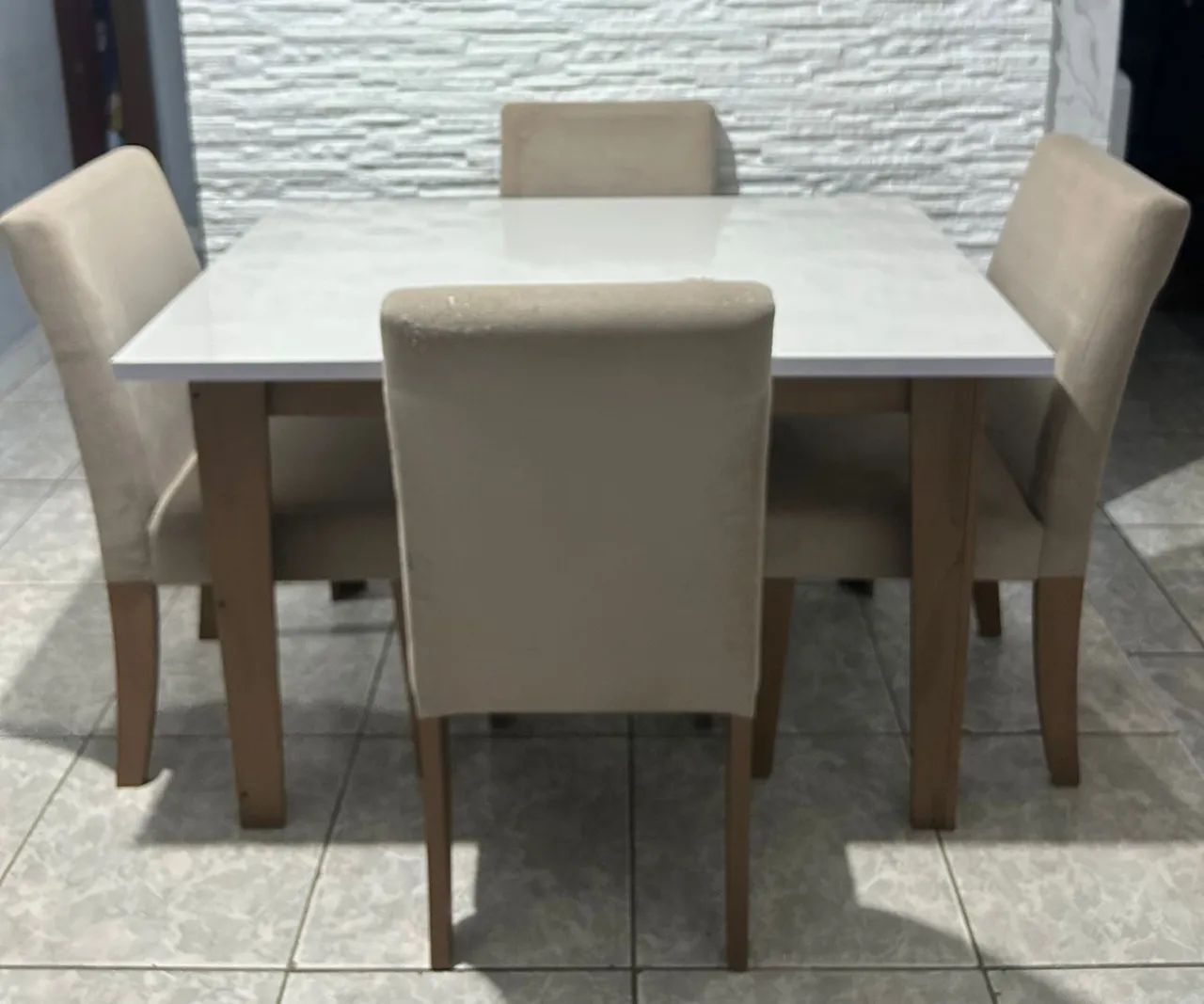 Mesa com cadeiras  - Foto 2