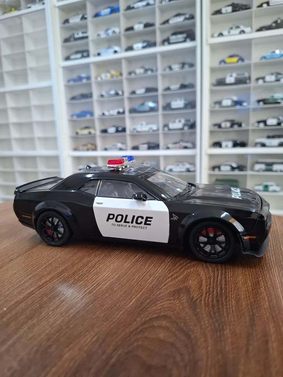 Miniatura Police 1/24 Dodge Charllenger SRT Hellcat  - Foto 2