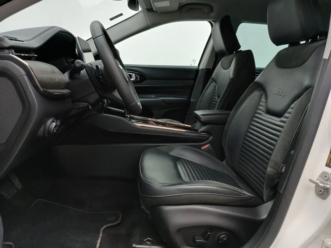 Jeep Commander Limited T270 1.3 TB Flex Aut., foto 16 de 18