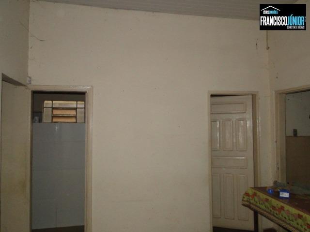 Casa no Setor Coimbra, 4 quartos, nascente e com ótima localização comercial e residencial - Foto 10
