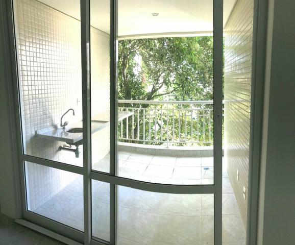Apartamento na Aclimação 1 Dormitório Com Varanda e Vaga de Garagem