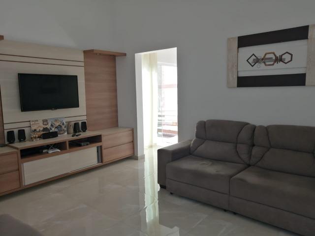 Linda Casa no Condomínio Quintas do lago em Araxá - Foto 2