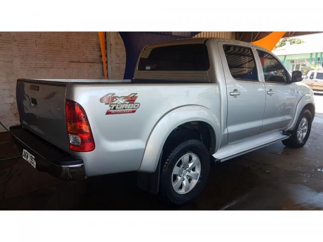 TOYOTA HILUX SW4 SRV D4-D 4X4 3.0 TDI DIES. AUT - Foto 4
