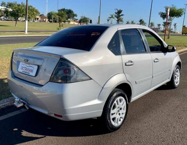 Fiesta sedan