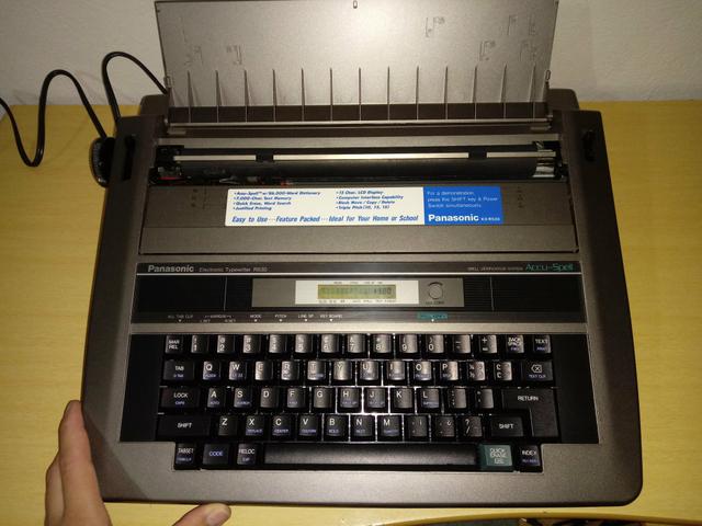 Máquina de escrever eletrônica Panasonic KX-R530 - Foto 2