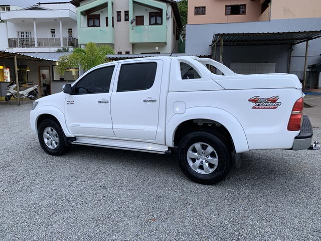 Vendo camionete Hilux - Foto 6