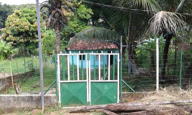 Vendo casa na ilha 15 mt da praia , atras do Iate Club - Foto 2